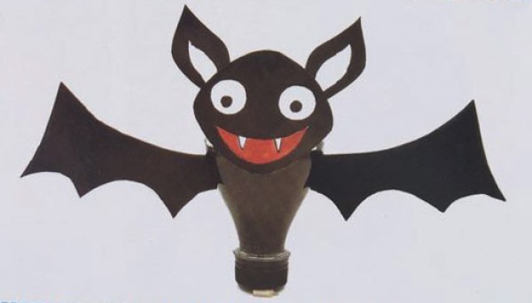 DIY handmade tutorial to make a bat from a drink bottle