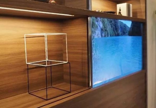 Transparent TV becomes a piece of glass when turned off