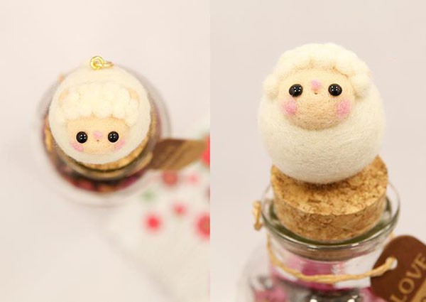 Appreciation of cute little sheep handmade DIY wool felt products