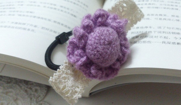 Appreciation of flower jewelry products made by handmade DIY small crochet DIY