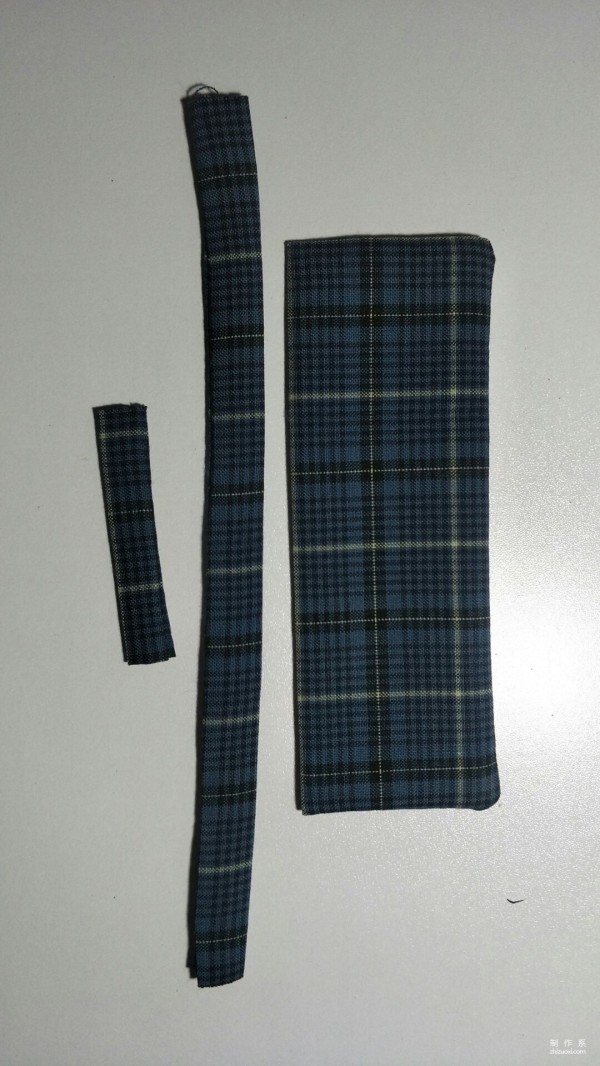 Fabric hand-making, a hand-making method of a JK bow tie with a short handle and a flat bow