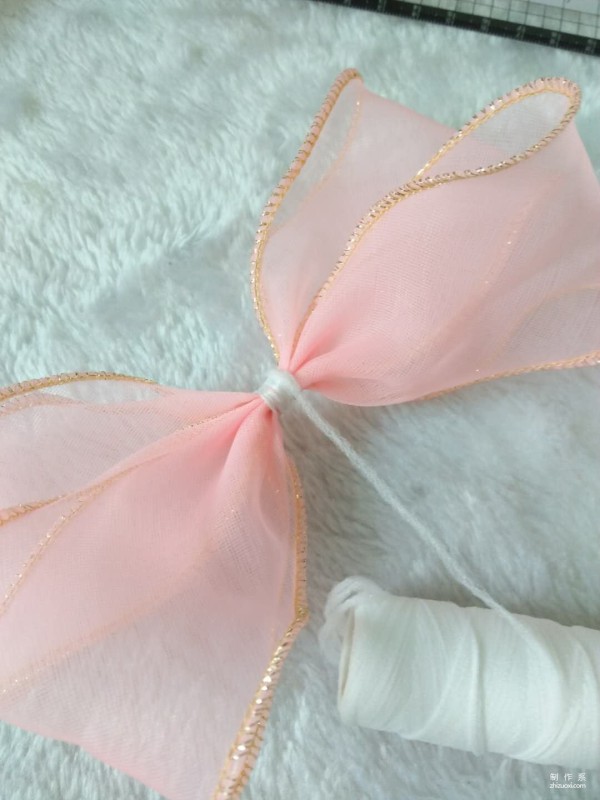 Hand-made beautiful head flowers with ribbons, a super fairy bow hairtail clip made of snow gauze material and a hand-made method for hairpins and hair accessories