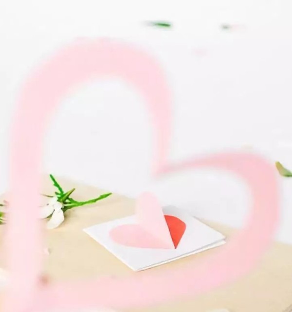 Simple and beautiful handmade method of combining Chinese Valentines Day greeting cards