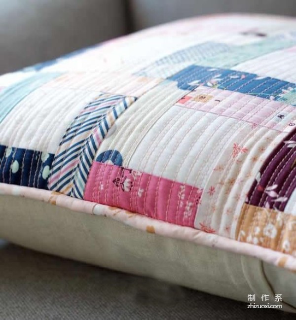 Friends who like patchwork style, make your own small fresh patchwork pillow at home