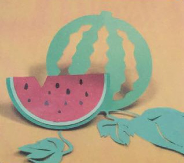 Watermelon paper cutting steps for children to make by hand