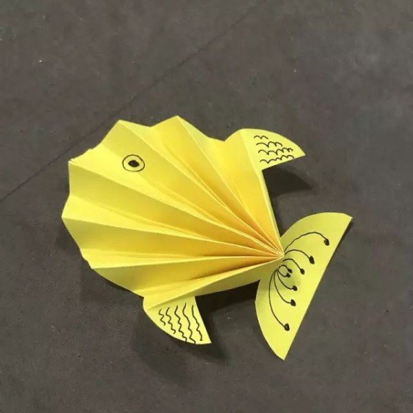 Three-dimensional origami, how to make small fish, creative crafts