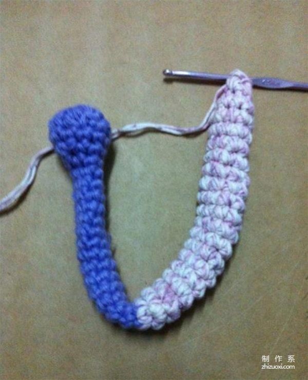 Make cute little snail ornaments by hand crocheting with wool