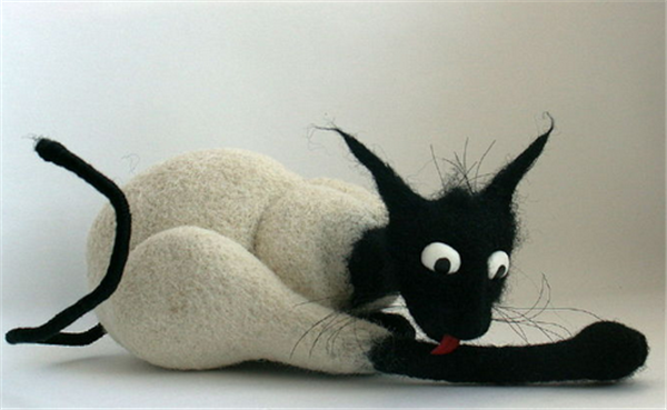 Creatively make a funny afro cat with wool felt