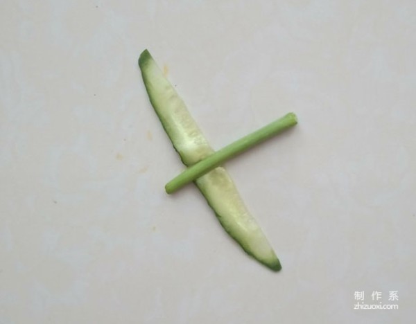 How to make vegetable dragonfly collage