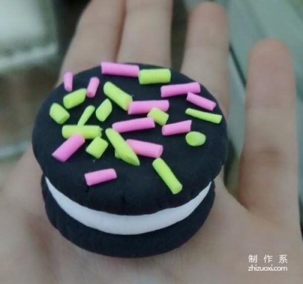 Macarons are a very favorite dessert among modern women. I would like to share a tutorial on how to make homemade macarons from polymer clay.