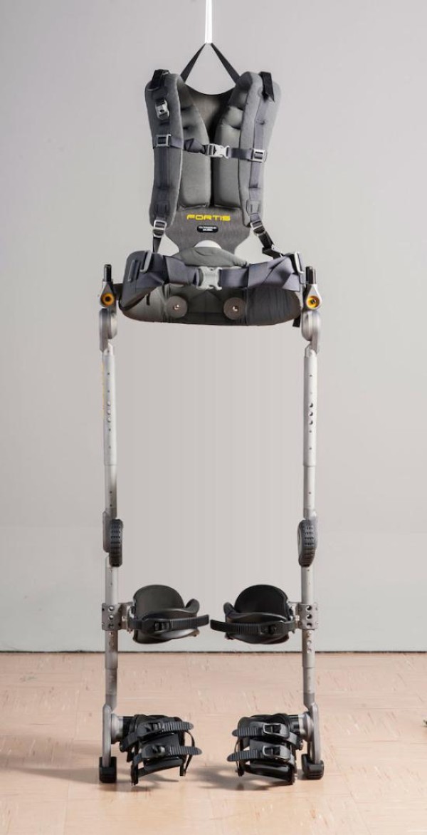 FORTIS exoskeleton device improves human strength