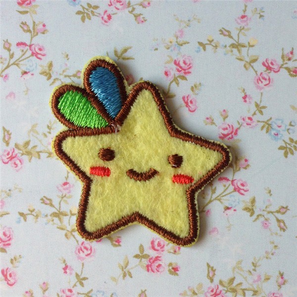 Fashionable cartoon hand-embroidered cute little badge made by DIY