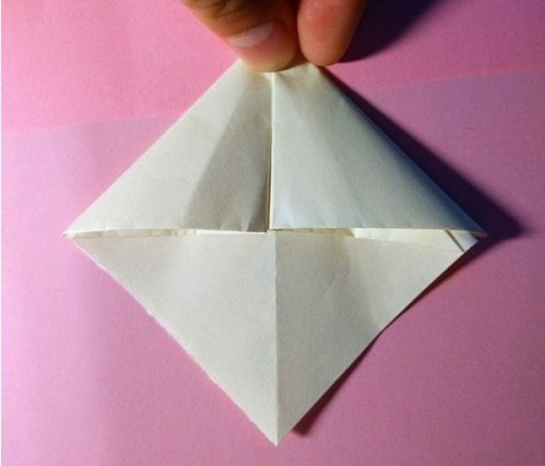 Detailed pictures and steps on how to fold small mushrooms