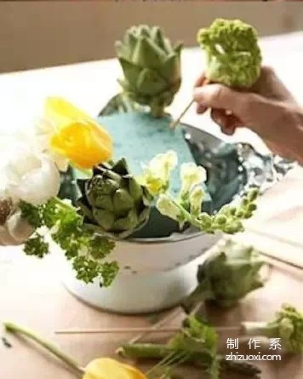 Flower Art School | The alternative beauty of wide-mouth vases!