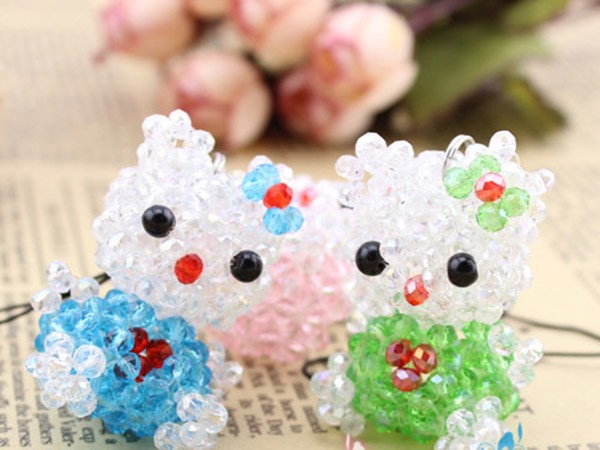 Appreciation of the hand-beaded crystal clear love kitty cat pendant product