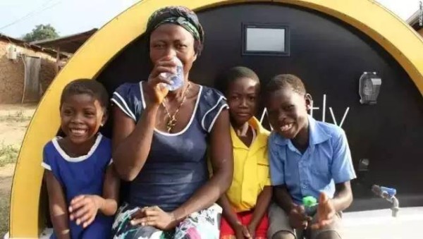 This small tent can solve the problems of drinking water and network coverage in poor areas