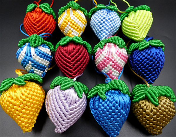 Hand-knitted creative DIY exquisite Shoudao keychains in various colors