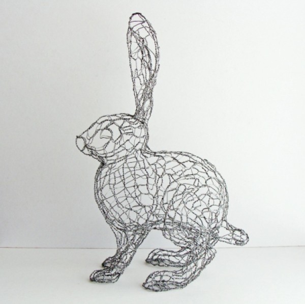 Lifelike wire animal models