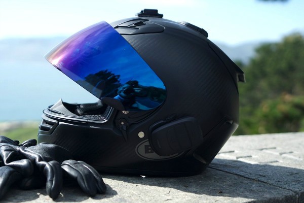 Domio Pro is an artifact that turns your helmet into a speaker