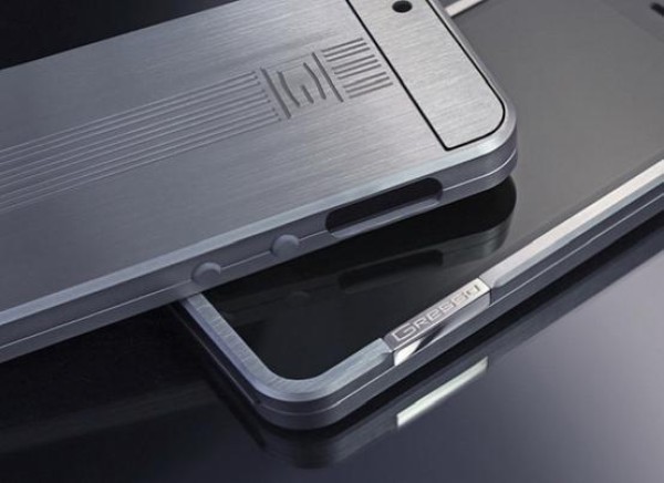 Super-stress-resistant titanium iPhone 6 case sells for src=