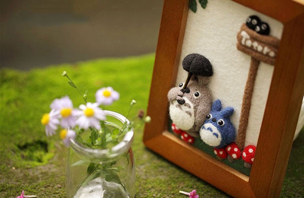 DIY wool felt handmade Totoro photo frame with Xiaomei as a good friend