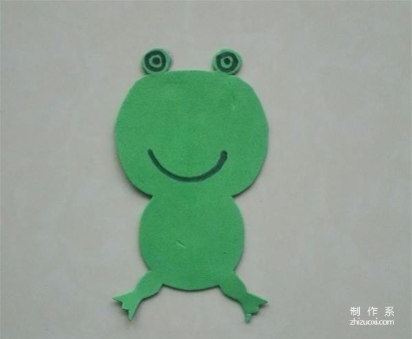 Childrens handcrafts use sponge paper to make creative childrens DIY little frog stickers