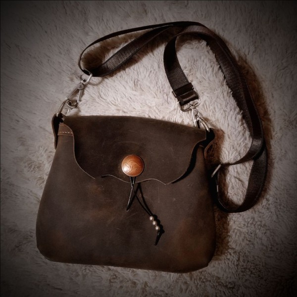 Crazy horse leather hunter bag making