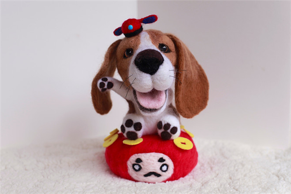 Appreciate the super cute handmade wool felt DIY Migru Beagle.