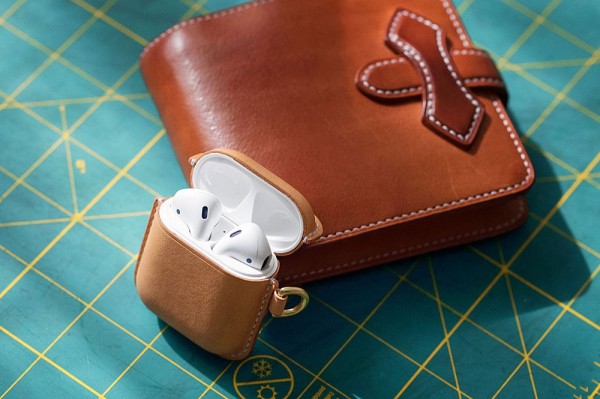 How to make a shape-shaped AirPods headphone case