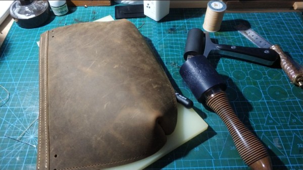 Crazy horse leather hunter bag making