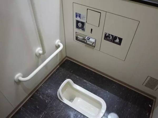 Japanese toilet design is truly humane