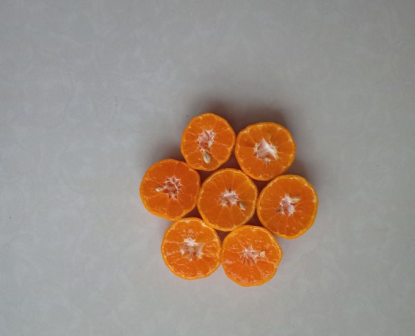 The simplest tutorial on how to make orange flowers by hand in kindergarten