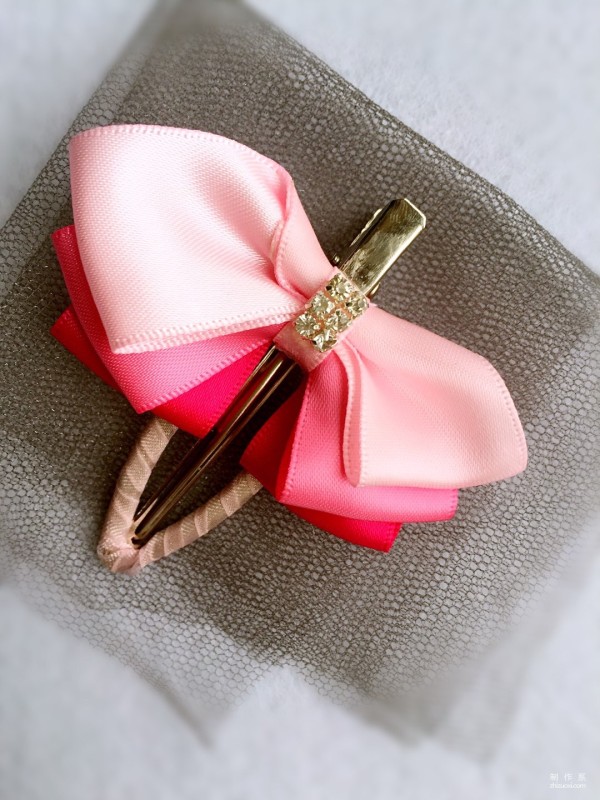 How to make a simple and beautiful little hairpin with ribbon by hand