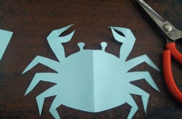 Steps for paper-cutting crabs How to cut crabs