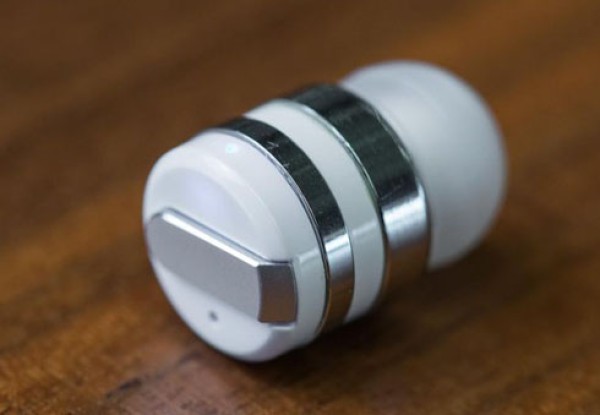 The world’s smallest Bluetooth headset Dot