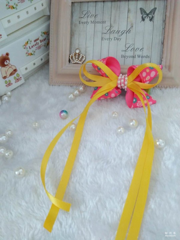 Hand-made beautiful head flowers with ribbons, DIY hand-made childrens ribbon bow hair accessories and hairpins hand-made methods