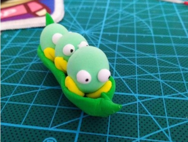 Ultra-light clay handmade Plants vs. Zombies Broad bean commando kneading method