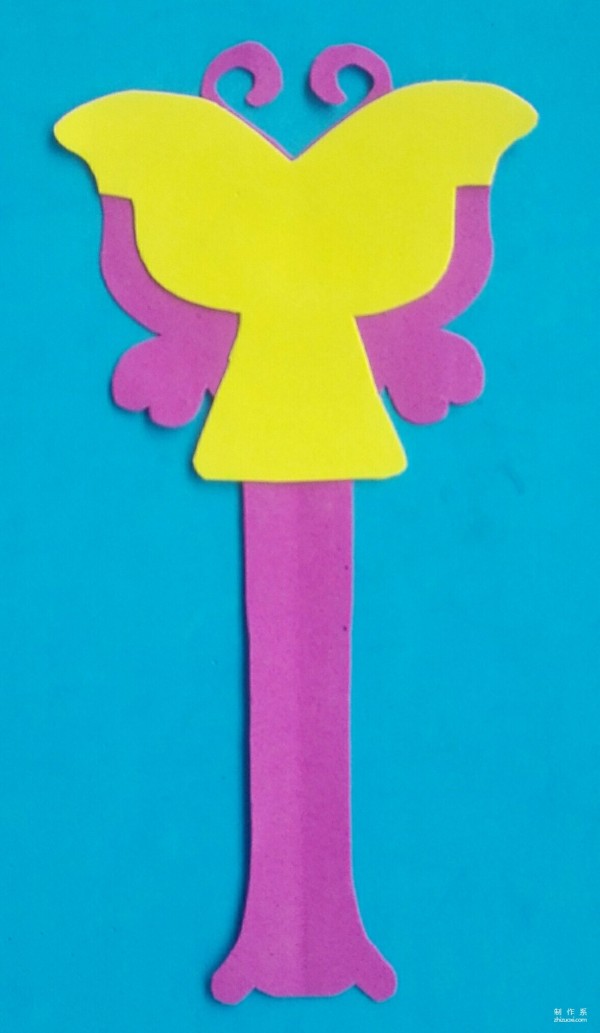 Childrens handcrafts use colored sponge paper to make childrens pasted paintings of Balalas magic wand