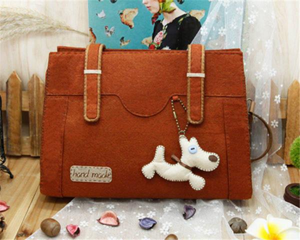 Cute puppy forest shoulder bag made of handmade DIY non-woven fabrics