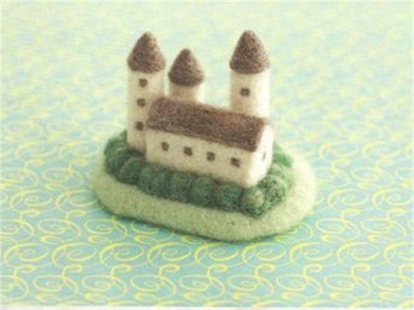 A set of dreamy castles made by DIY with handmade creative wool felt