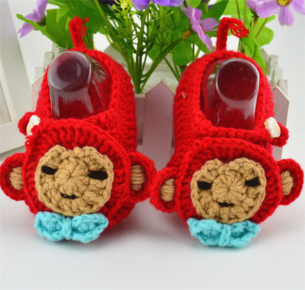 DIY hand knitted crochet baby shoes for babies