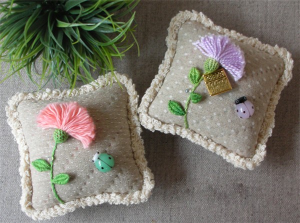 Various creative and colorful handmade three-dimensional DIY embroidery works