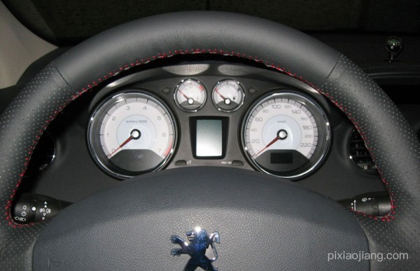 Hand-stitched steering wheel cover