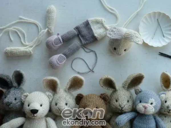 Such cute knitted items can be found in children’s handicraft workshops!