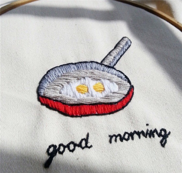 Cute egg nutritious breakfast egg noodles made with handmade DIY creative embroidery