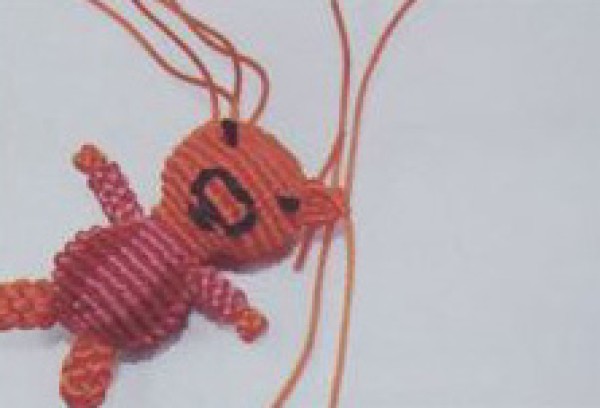 Illustration of how to self-learn the DIY method of knitting Chinese knotted pigs