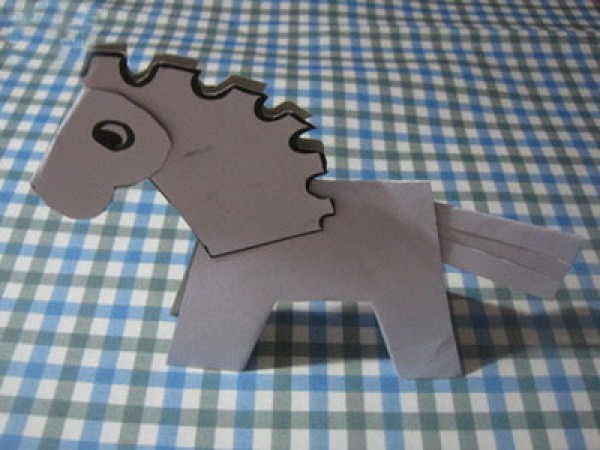 Corrugated cardboard DIY Trojan horse method