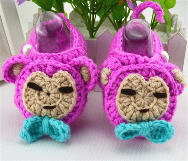 DIY hand knitted crochet baby shoes for babies