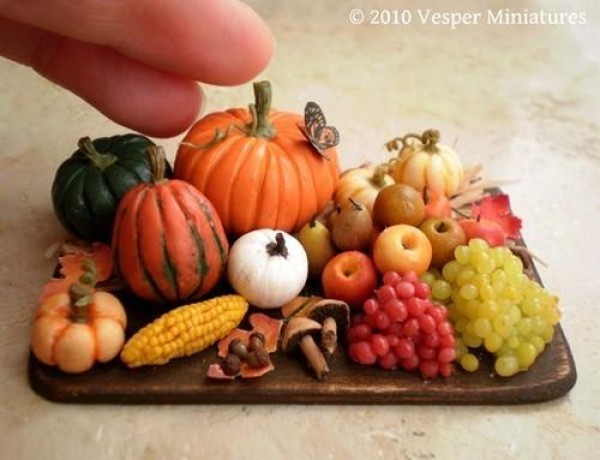 Exquisite miniature food carvings