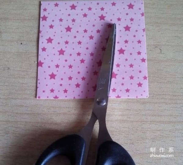 A very good bow origami tutorial to teach you how to fold kawaii bows